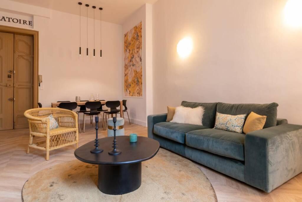Romantic Flat In The Heart Of The City อาวีญง ภายนอก รูปภาพ